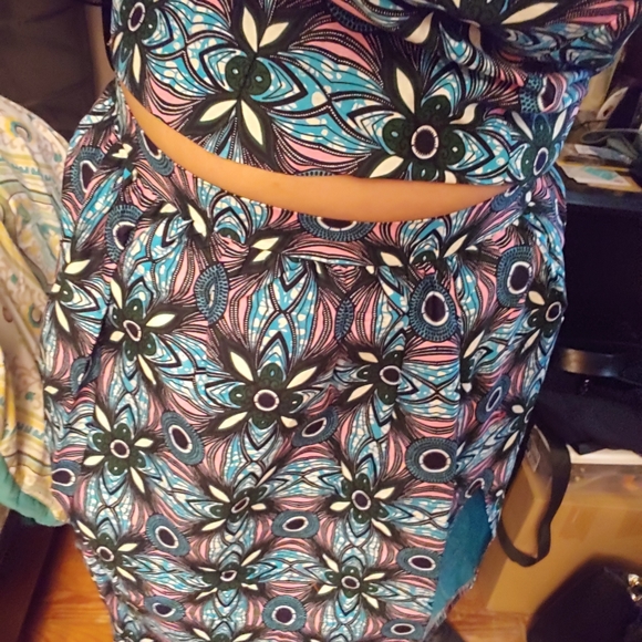 African Ankara 2 piece top and skirt. - Picture 4 of 12